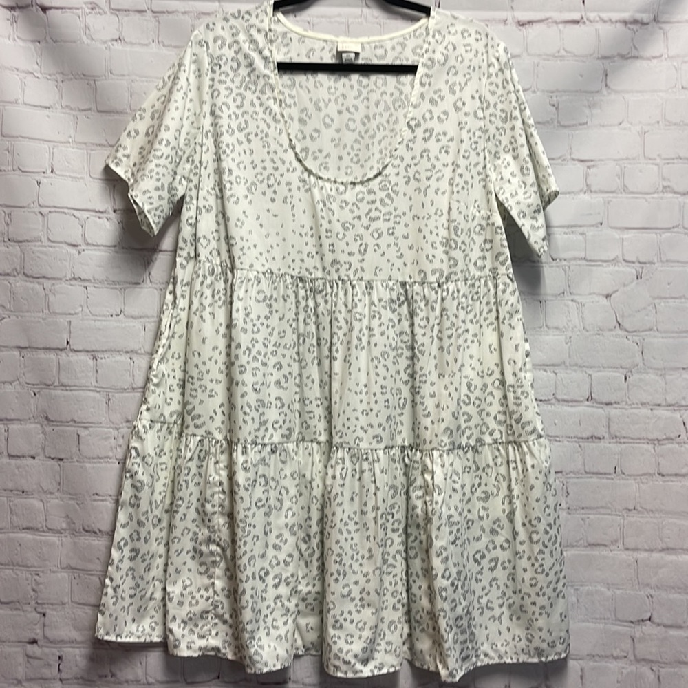 Cotton, knee high, short sleeve, scoop neck dress. - Picture 8 of 14